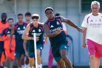 Só isso professor? Mourinho diz que Endrick deve jogar estreia da Champions “De 5 a 10 minutos”