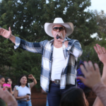Sofrência com luxo: Ceian Muniz leva brega e arrocha a Porangatu
