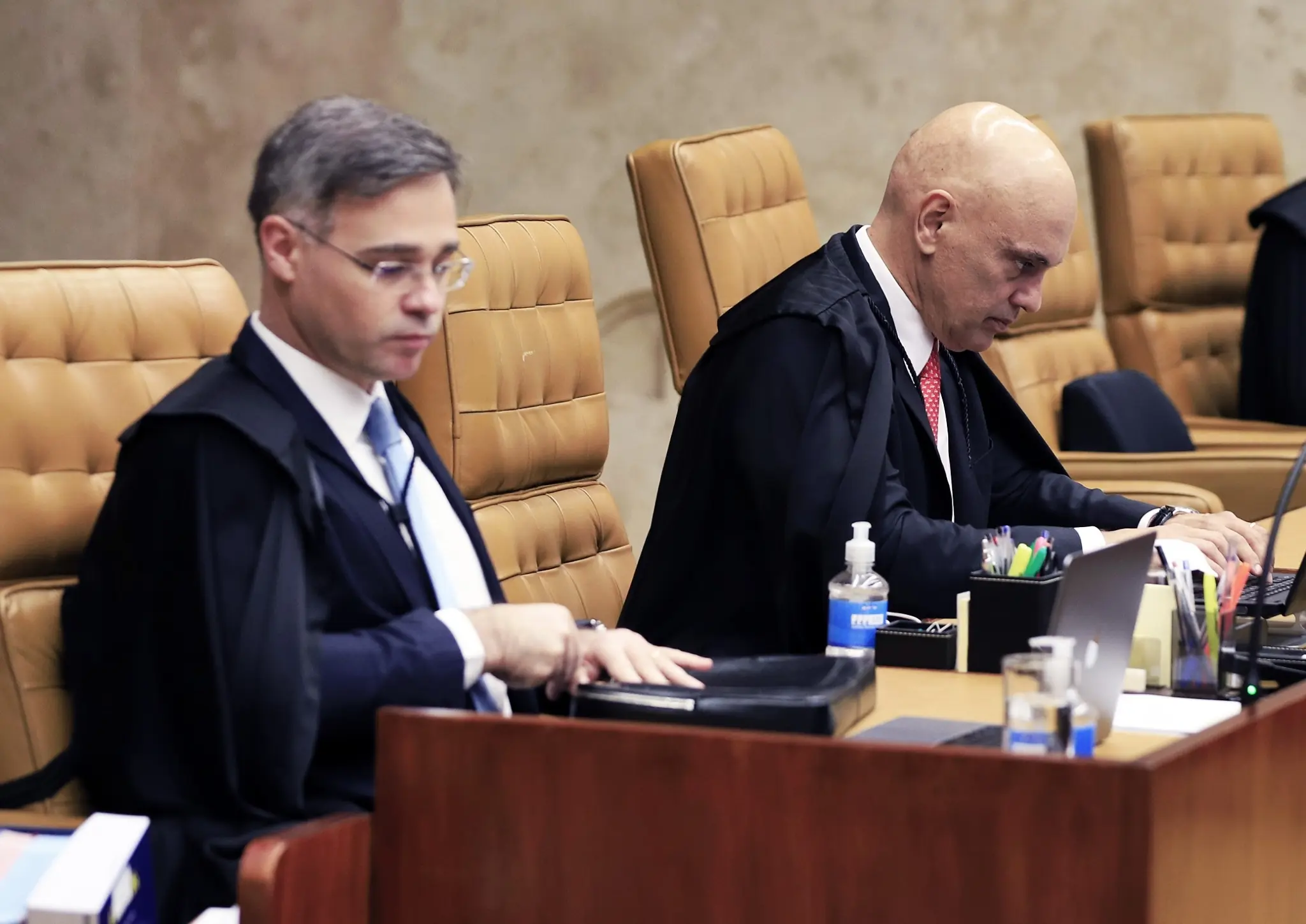 STF julga crise que opôs Moraes e Mendonça no caso Master