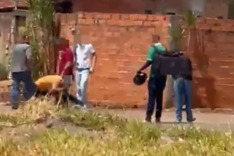 Suspeito de furto é linchado e agressores são presos em Goiânia