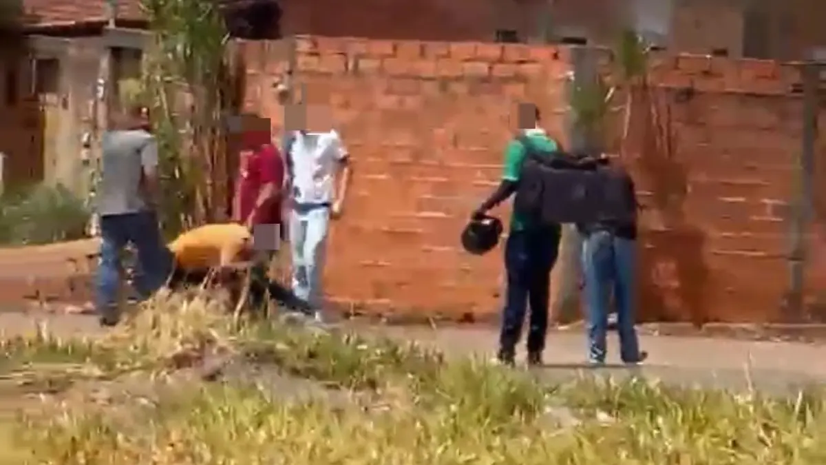 Suspeito de furto é linchado e agressores são presos em Goiânia