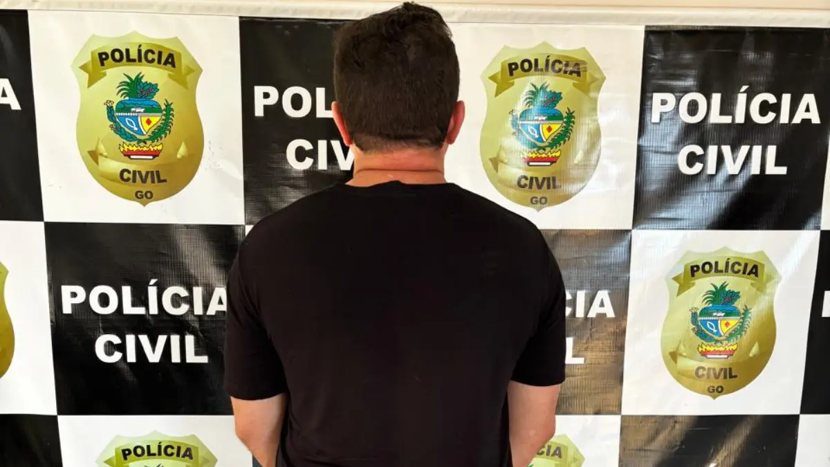 Suspeitos de ameaçar e de explorar garotas de programa são alvos de operação policial em Aparecida de Goiânia