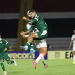 Tadeu falha, mas se recupera e Goiás vence Botafogo-SP de virada