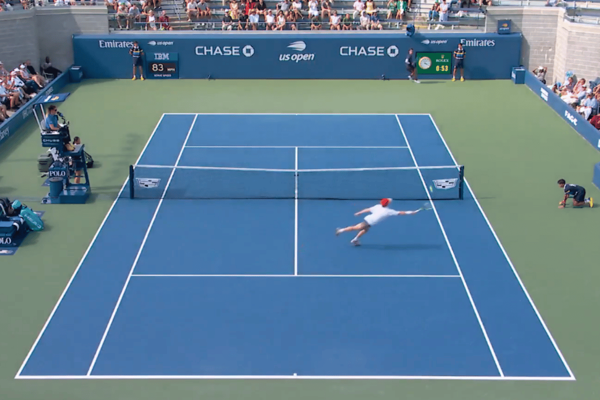 Tenista australiano faz ponto de ‘peixinho’ e vence Musetti no US Open