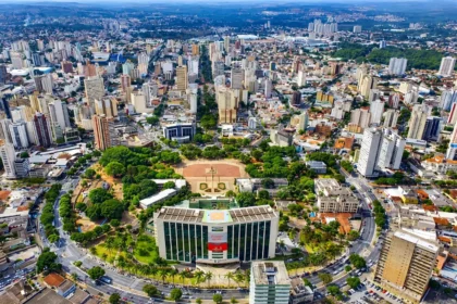 Urna enterrada no coração de Goiânia em 1933 guarda relíquias valiosas; descubra quais