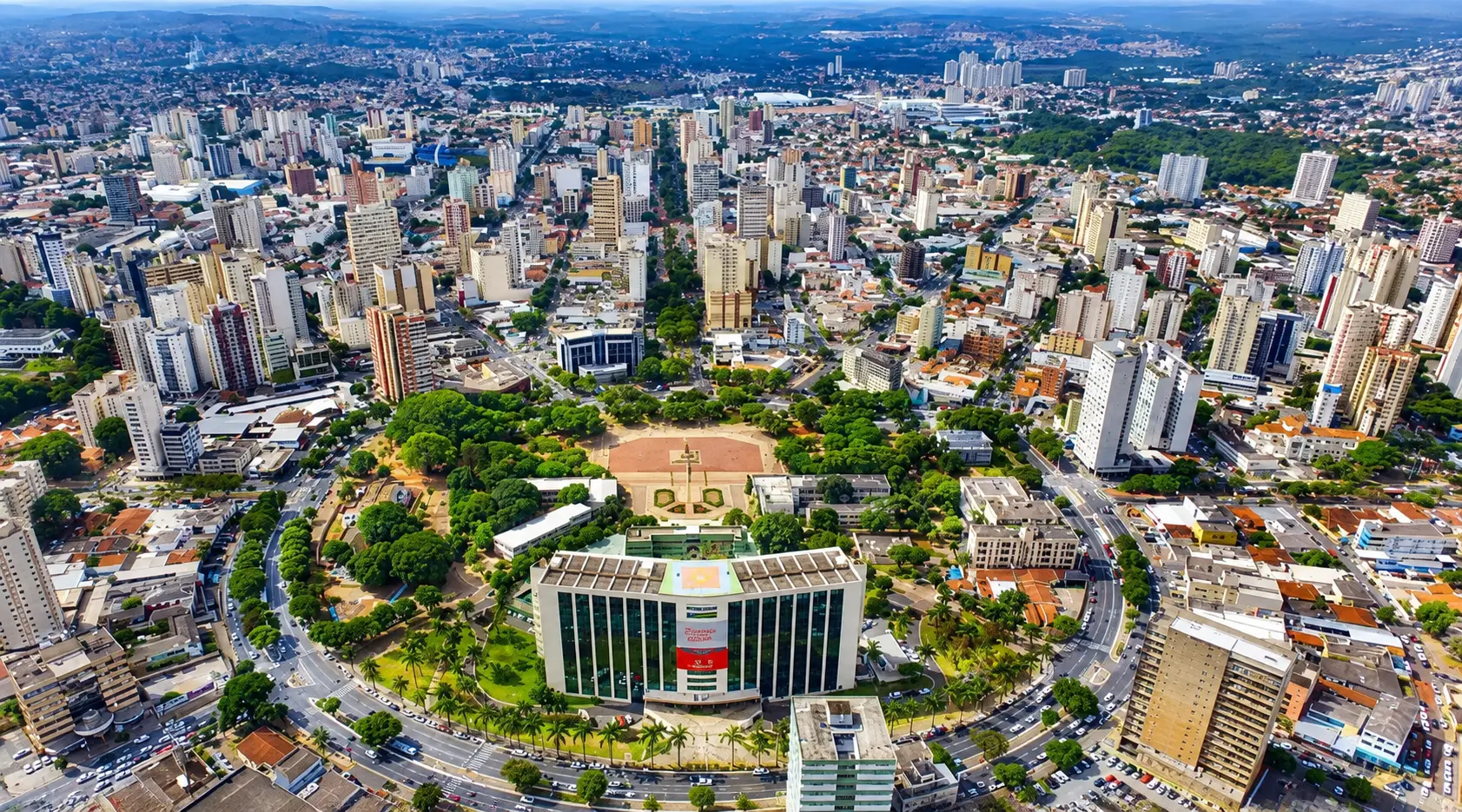 Urna enterrada no coração de Goiânia em 1933 guarda relíquias valiosas; descubra quais