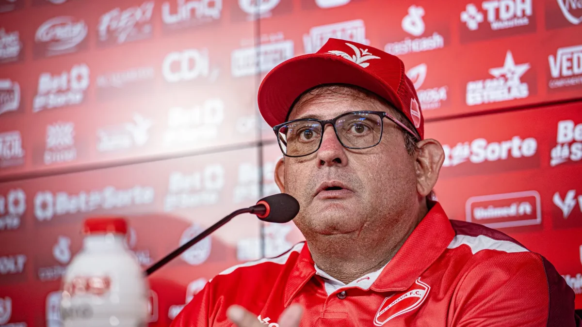 Vila Nova: Guto Ferreira valoriza ponto diante do Avaí e mantém confiança na briga pela liderança