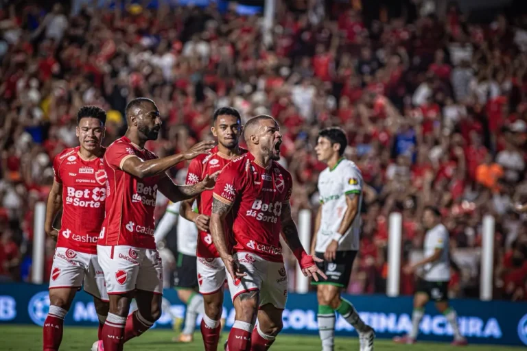 Vila Nova marca no início e vai vencendo o América-MG no OBA