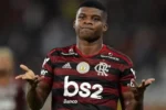 Vila Nova negocia contratação de atacante ex-Flamengo