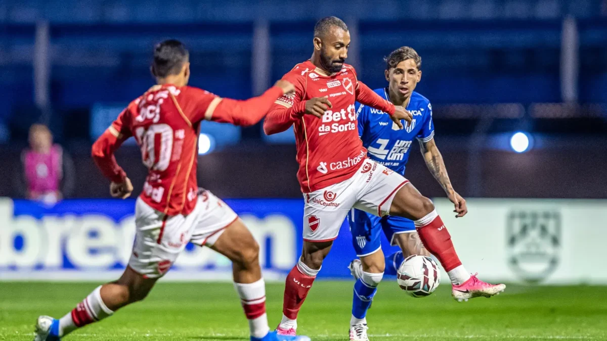 Vila Nova sai na frente, cede empate ao Avaí e deixa escapar liderança da Série B