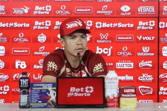 Volante Marquinhos Gabriel projeta imposição do Vila contra o Goiás no clássico: “Mostrar a nossa força”