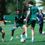 Zaga desfalcada faz Mozart mexer no Goiás para o clássico; veja escalação