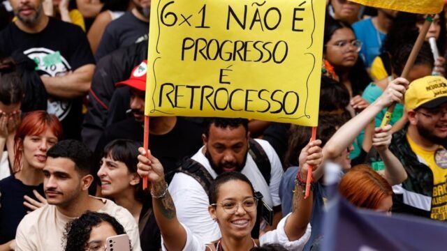 3 em cada 10 empregos formais têm escala 6×1 no Brasil, diz estudo