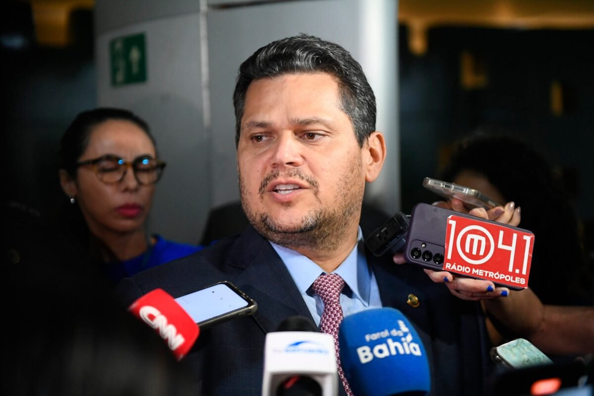 Alcolumbre adia PEC da Segurança Pública para depois da eleição para evitar disputa sobre maioridade