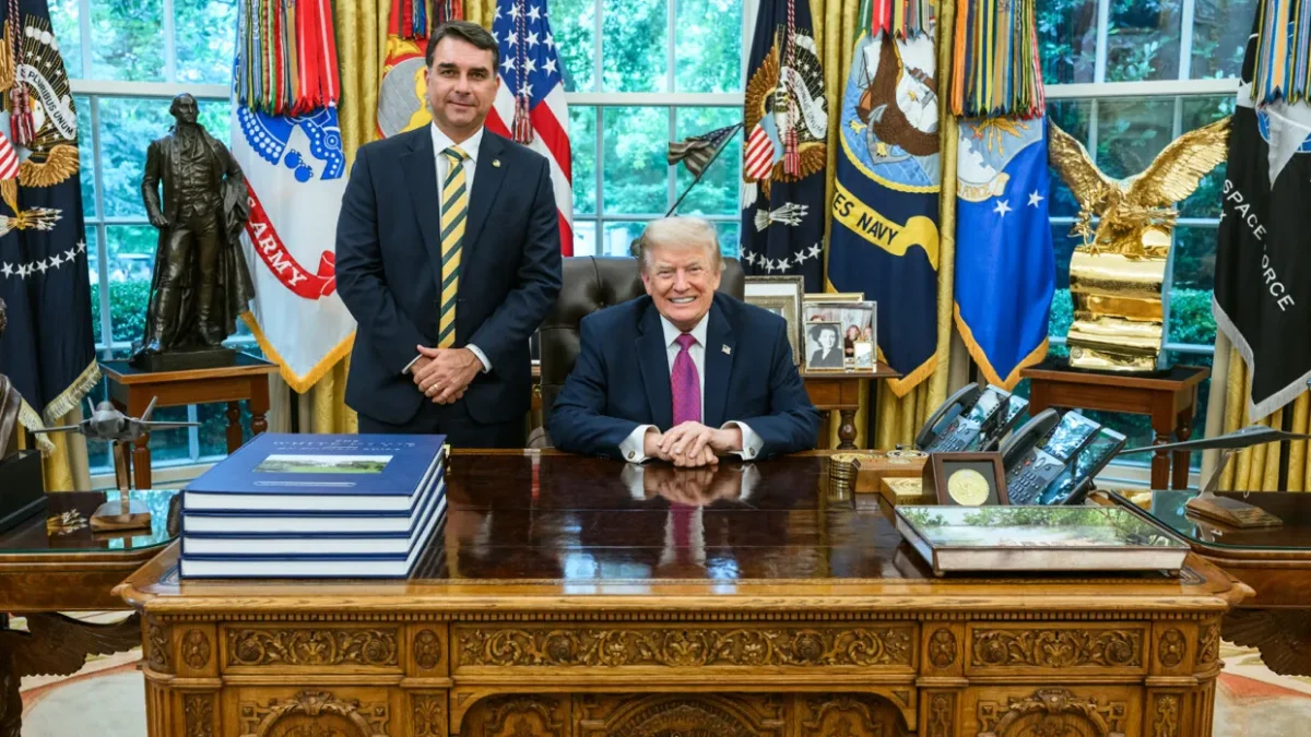 Alerta para risco diplomático com os EUA: Trump vai adotar Flávio como exilado político?