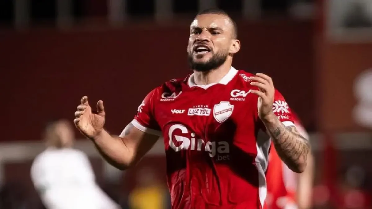 André Luís é baixa no Vila Nova para encarar o Náutico; confira provável escalação