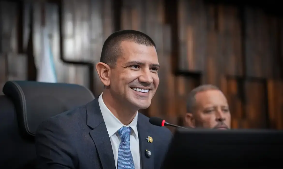 Aos 37 anos, Douglas Ruas é confirmado governador eleito do Rio de Janeiro