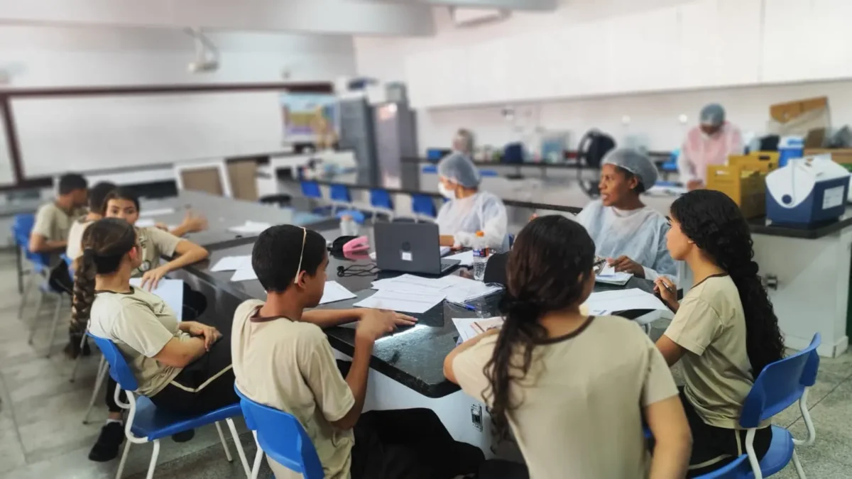 Aparecida mantém vacinação em colégios militares até 23 de outubro; veja onde