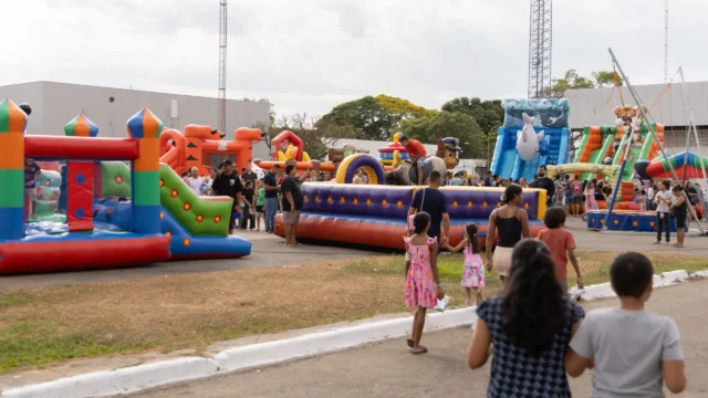 Aparecida promove festa gratuita para crianças com brinquedos, shows e sorteio de bicicletas
