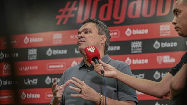 Após protesto do elenco, Atlético-GO consegue R$ 6 milhões e quita salários atrasados
