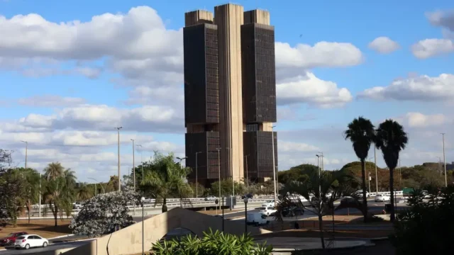 Após reeleição de Lula, mercado eleva previsão de inflação para 5,3% em 2027