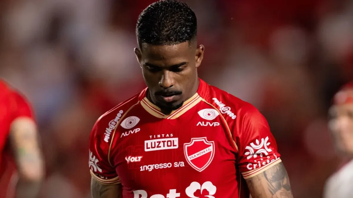 Após Vila Nova virar o placar, Hayner é expulso por gesto obsceno para torcedor do São Bernardo