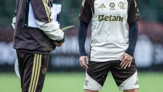 Arrascaeta deve desfalcar Flamengo contra Estudiantes no jogo de volta da Libertadores