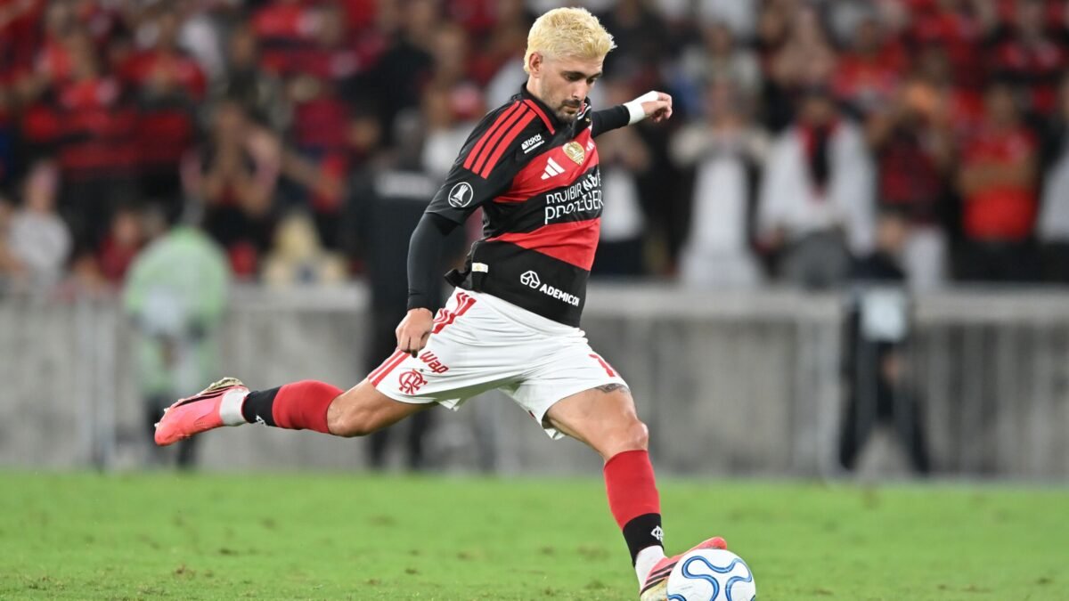 Arrascaeta reconhece jogo ruim do Flamengo em eliminação da Libertadores