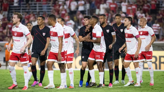 Artilheiro converte e CRB amplia contra o Atlético