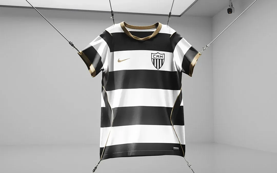 Atlético anuncia vencedor do Manto da Massa com escudo de 1950