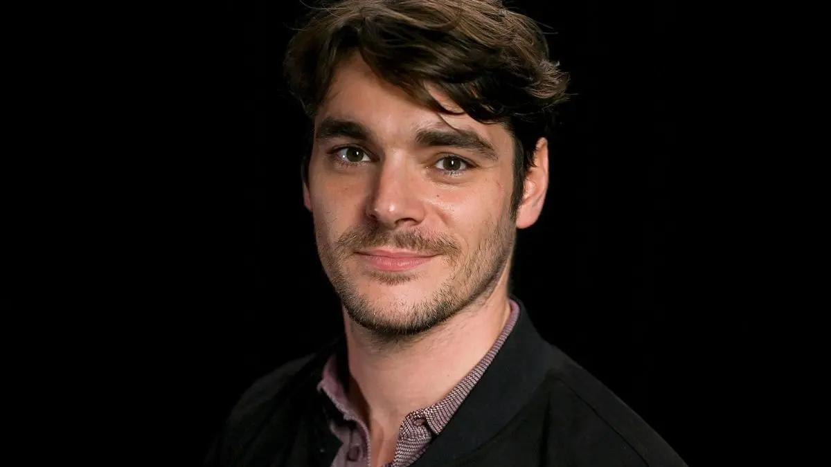 Ator que fez Walter White Jr. em ‘Breaking Bad’ morre aos 34 anos
