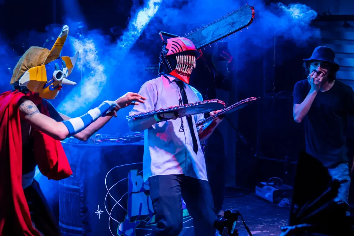 Bailão Nerd reúne animes, K-pop e cosplay em Goiânia