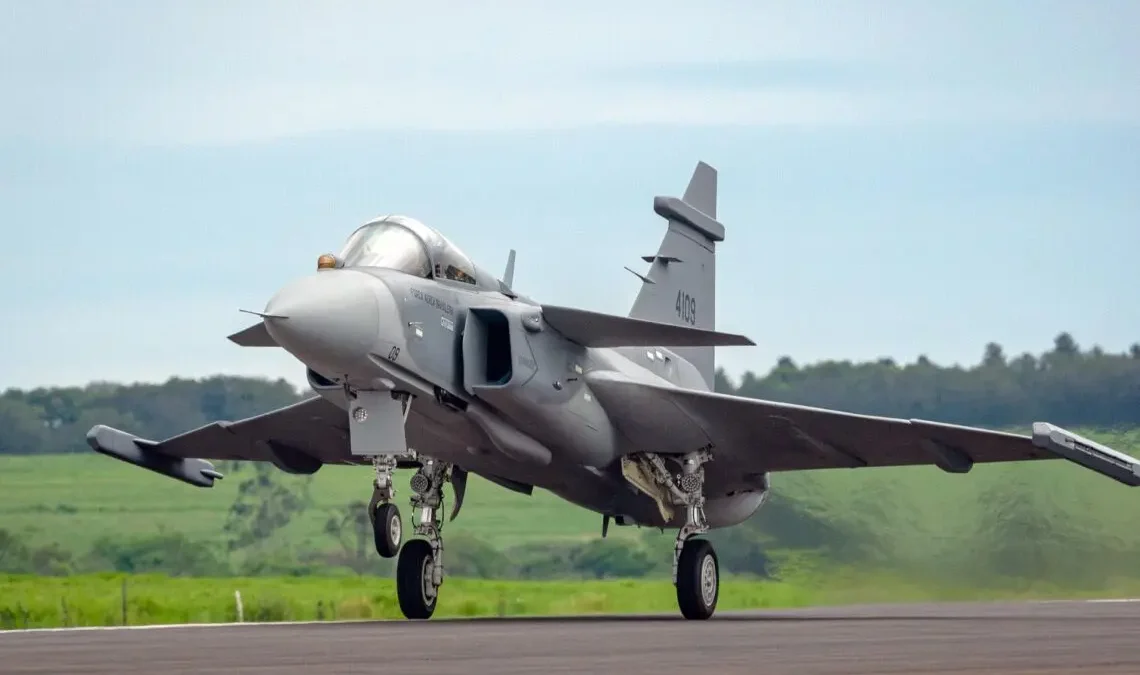 Base Aérea de Anápolis receberá primeiro caça Gripen-E produzido no Brasil