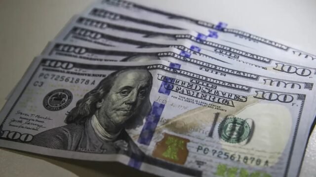 Bolsa brasileira tem 5ª maior queda semanal desde o Plano Real e dólar dispara