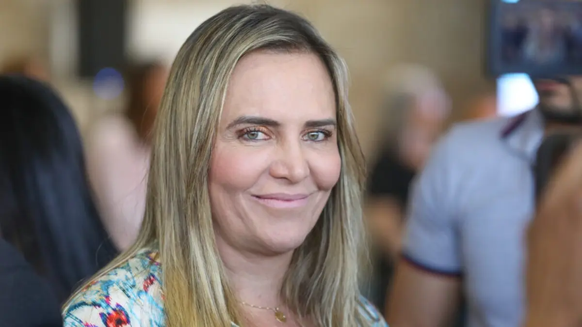 Bolsonarista e goianiense, Celina é reeleita governadora do DF