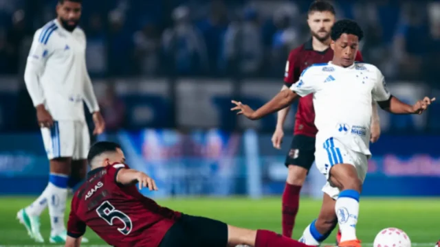 Bragantino vence Cruzeiro por 4 a 2 e encerra jejum de 6 jogos