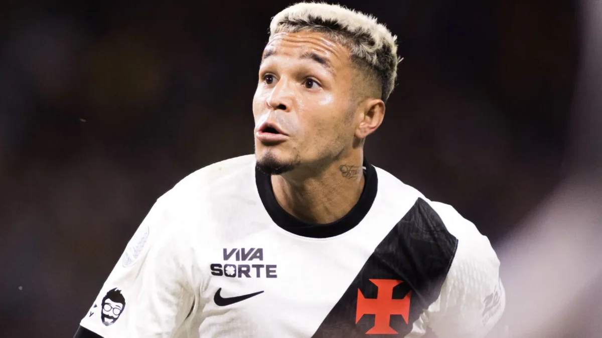 Calou a Bombonera! Goiano repete feito histórico de ídolo do Goiás contra o Boca Juniors