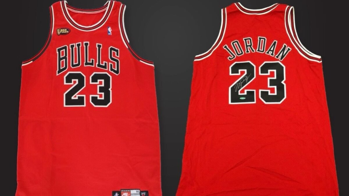 Camisa de Michael Jordan nas finais de 1998 bate recorde e é vendida por US$ 14 milhões