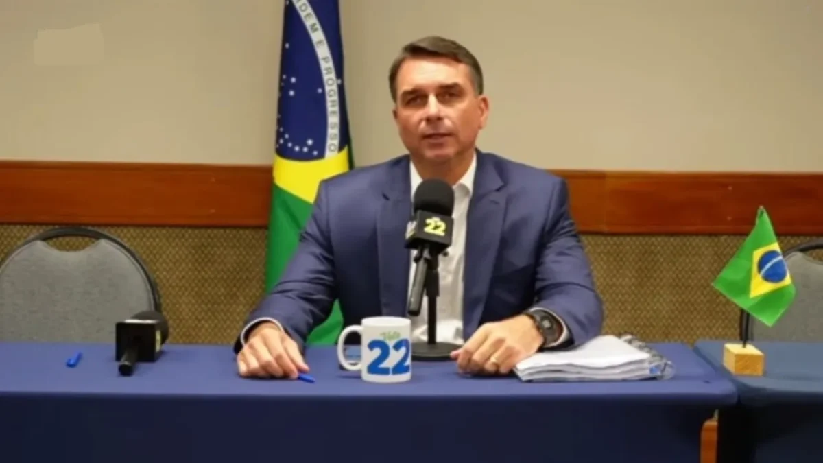 Campanha de Flávio Bolsonaro nega privatização de estatais e promete reduzir impostos