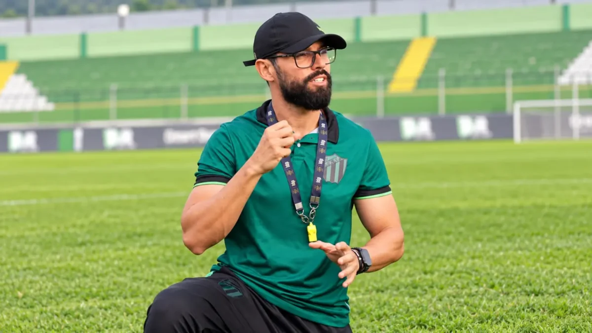 Campeão e invicto no Rio Verde, Luan Carlos fica perto de renovar para o Goianão 2027