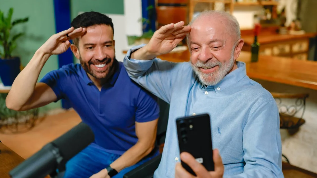 Canal ‘Exército do Lula’ chega a 10 milhões de seguidores no WhatsApp