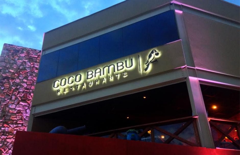 Chamado de “urubu” e proibido de sentar, garçom será indenizado por restaurante de Goiânia