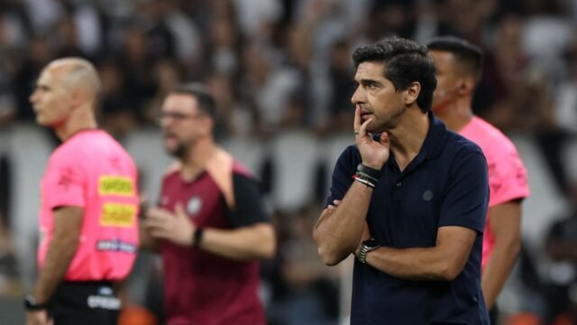 Classificados, torcedores do Palmeiras reclamam de Abel: ‘Covarde’