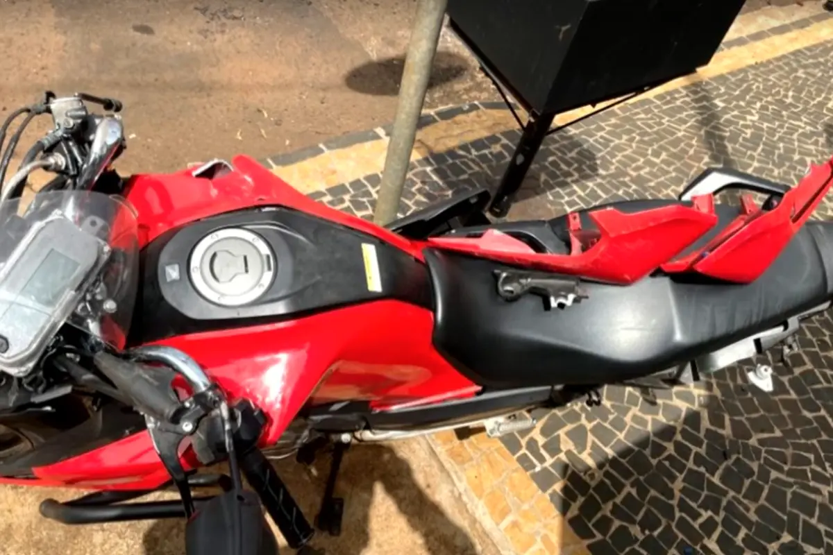 Com ciúmes da companheira, motorista sem CNH atropela motociclista de propósito em Rio Verde