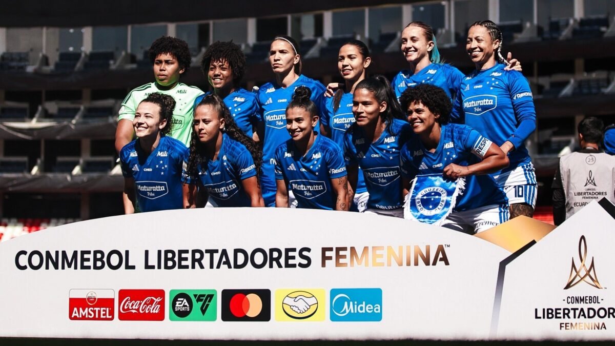 Com hat-trick de Byanca Brasil, Cruzeiro vence Bolívar e garante vaga no mata-mata da Libertadores Feminina