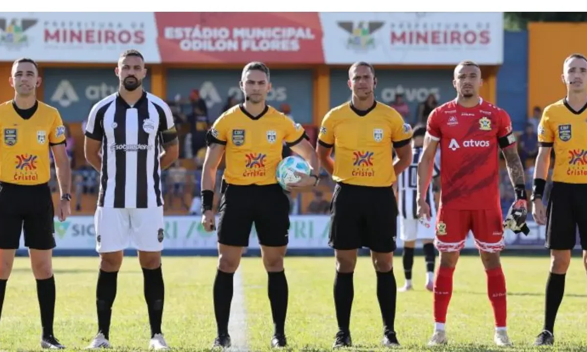Confira quem apita nos jogos decisivos da Divisão de Acesso neste domingo