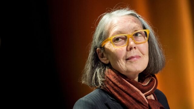 Conheça Anne Carson, a poeta de 76 anos que levou o Nobel de Literatura 2026