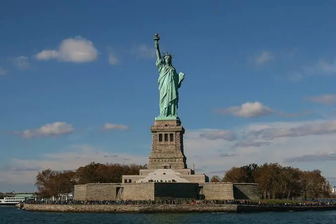 Cônsul-geral diz que não recebeu orientação para mudar horário de votação em Nova York