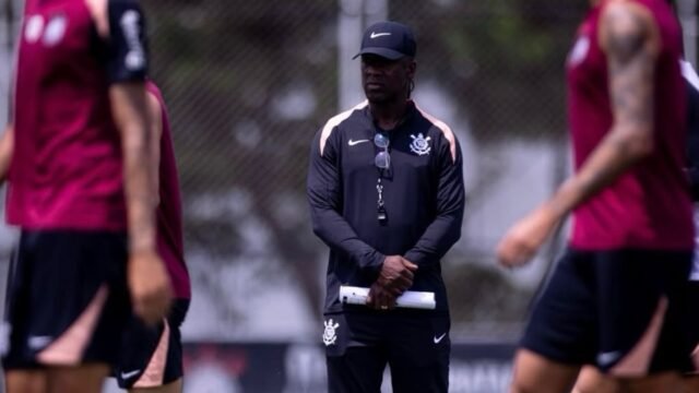 Corinthians: Seedorf é apenas o terceiro técnico negro da Série A