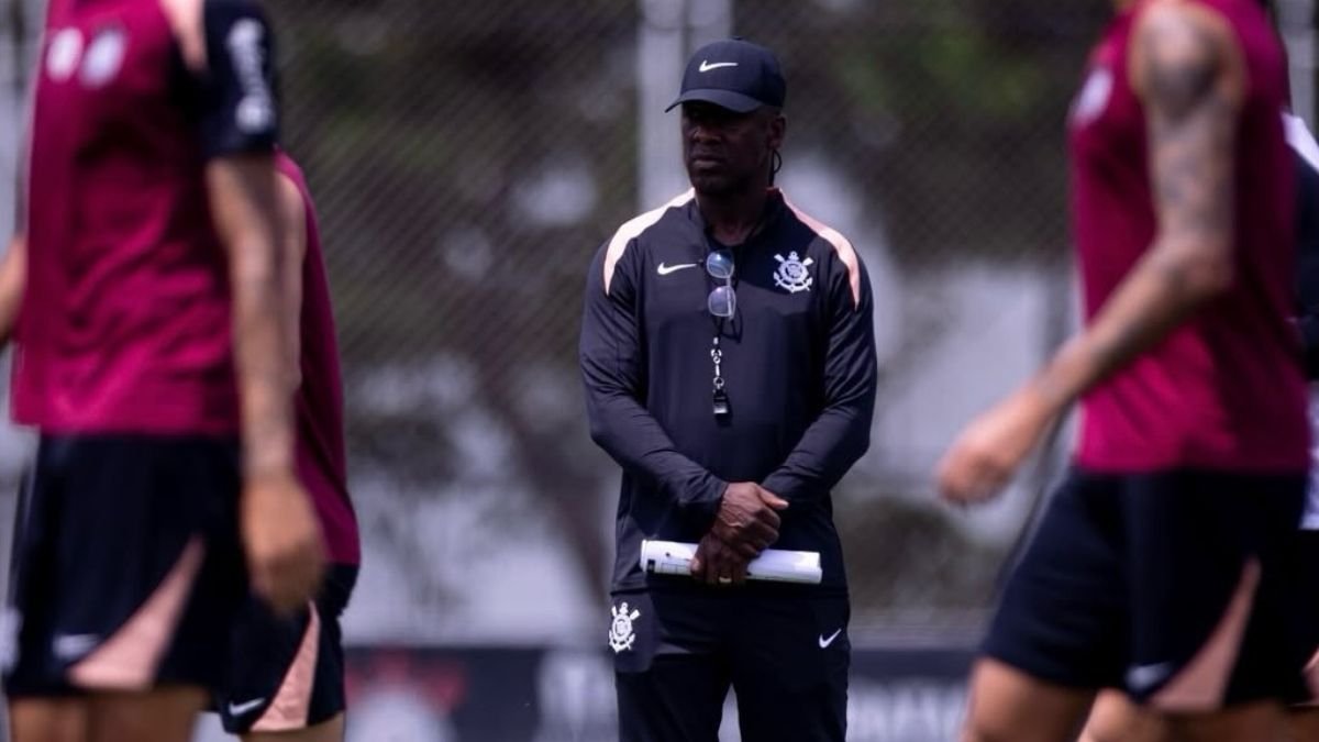 Corinthians: Seedorf é apenas o terceiro técnico negro da Série A